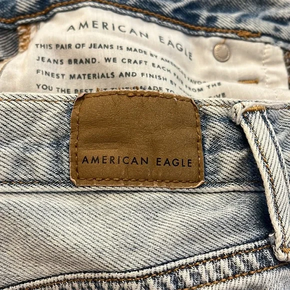 American Eagle Ripped Mom Jean - size 6 - Picture 6 of 8